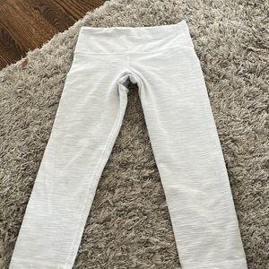 Lululemon light grey crop leggings